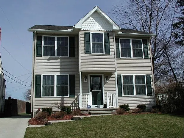 6487 Westminster Dr photo 1