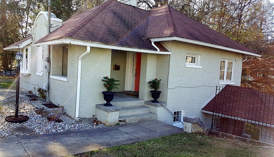 1st image of 901 Farms Dr