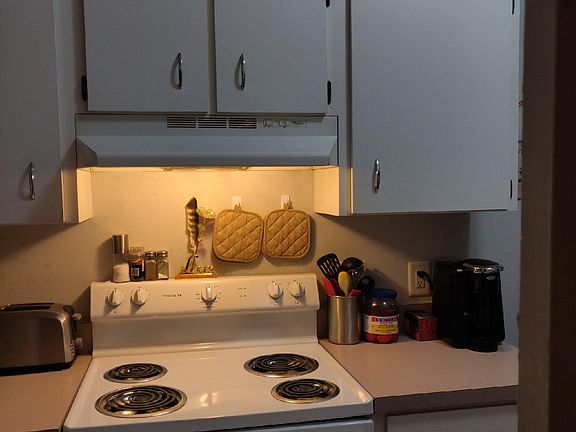 2nd image of 505 S Palmetto Ave #4