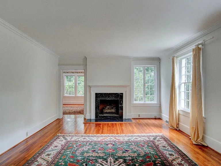 9 Shorter Cir SW — Photo 3