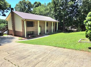 717 2nd St SW, Conover, NC 28613