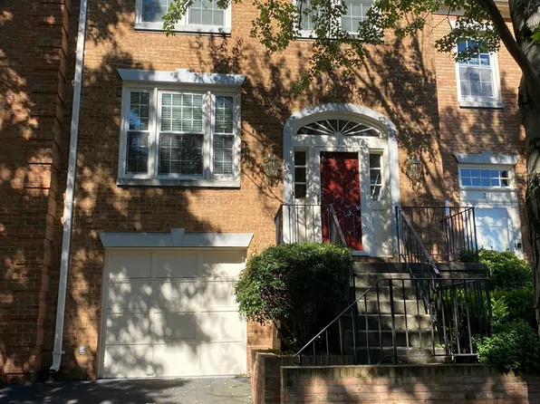 216 Gretna Green Ct, Alexandria, VA 22304