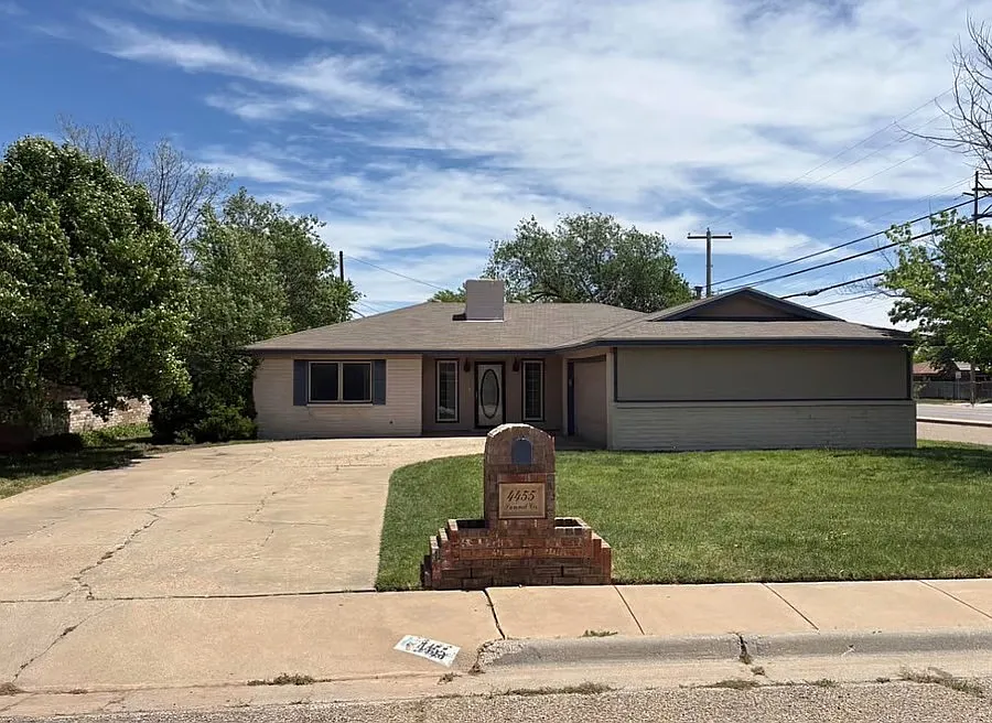 3 bed, 1642 sqft, $4,000 — Photo 1