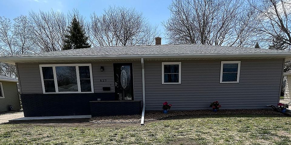 1st image of 623 Southview Dr
