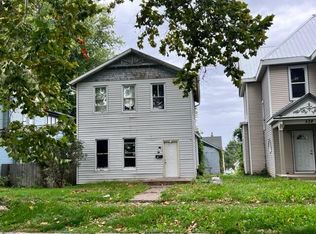 522 S 10th St, Burlington, IA