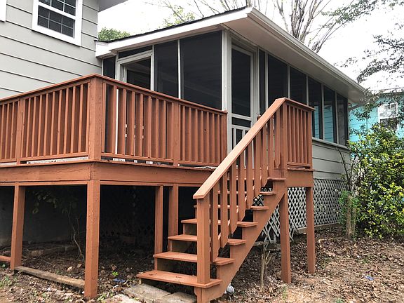Grilling deck and screen por
