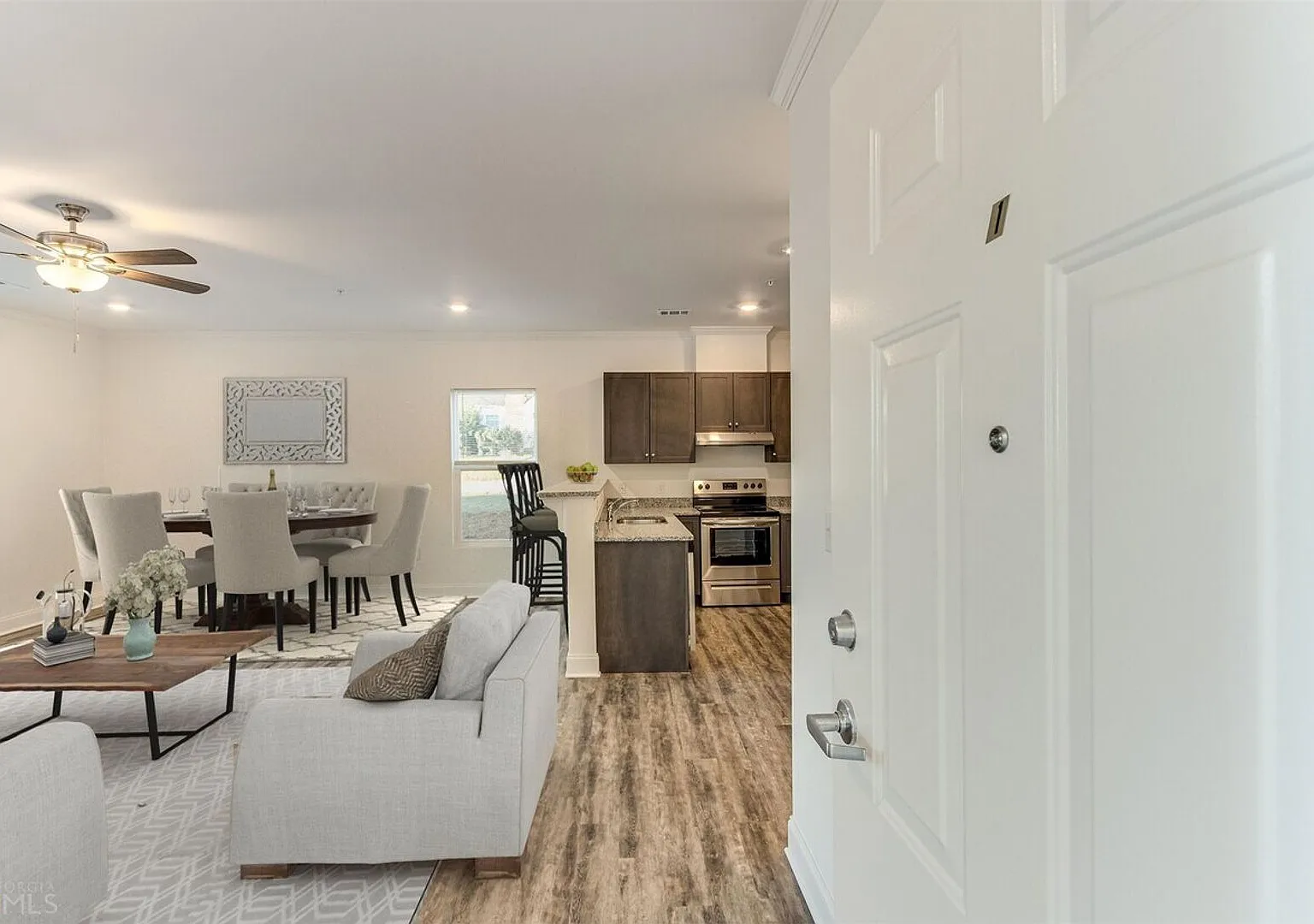 Washington Manor — Photo 2
