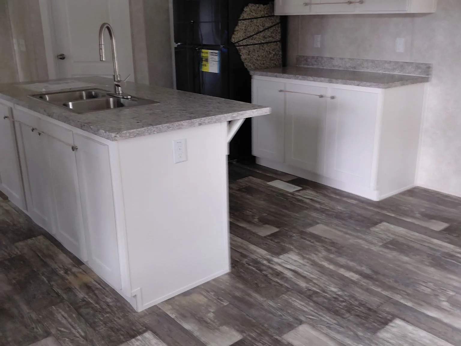 3 bed, $1,200 — Photo 2