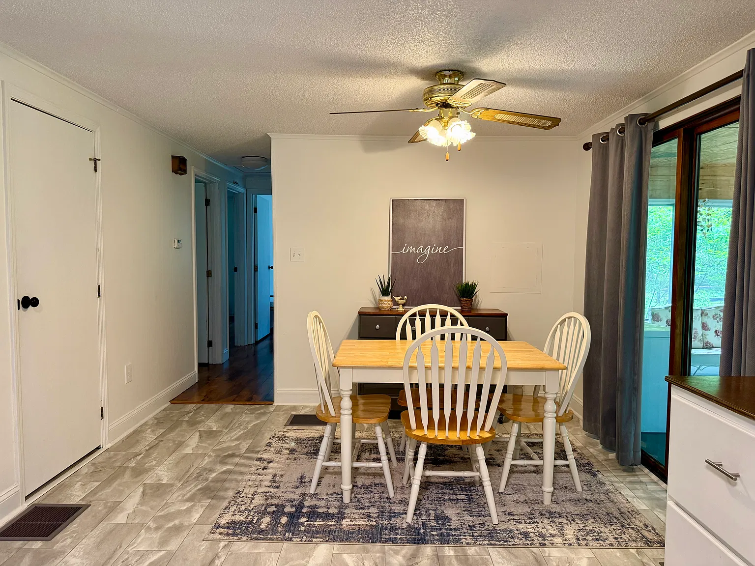 3 bed, 2024 sqft, $1,800 — Photo 4