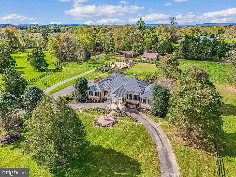 1st image of 23333 Four Chimneys Ln