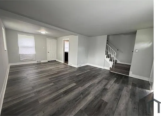 105 Locust St — Photo 1