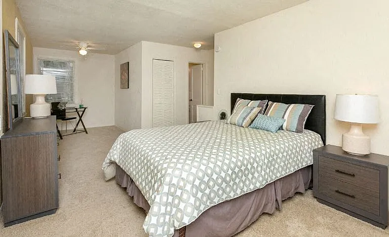 St Johns Landing Apartments — Photo 9