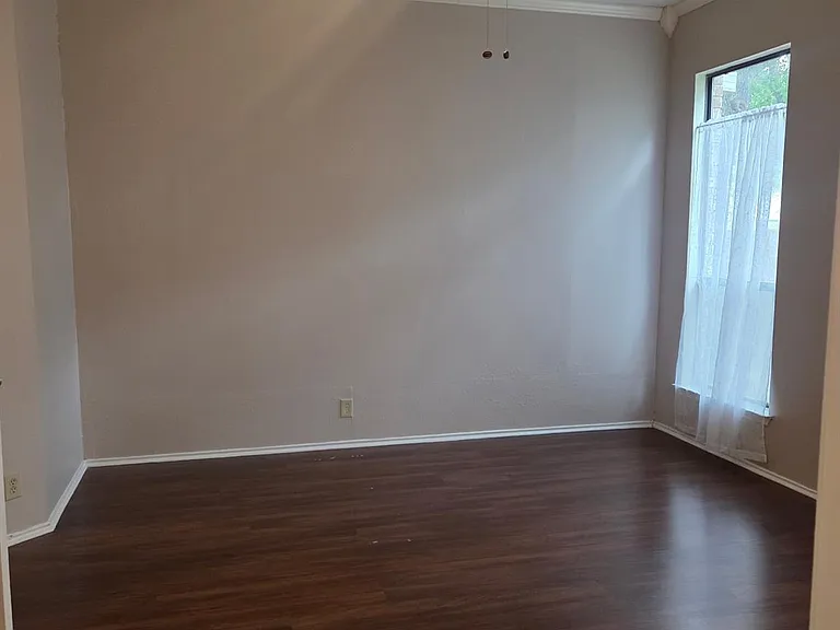 3215 Tree Grove Dr — Photo 13