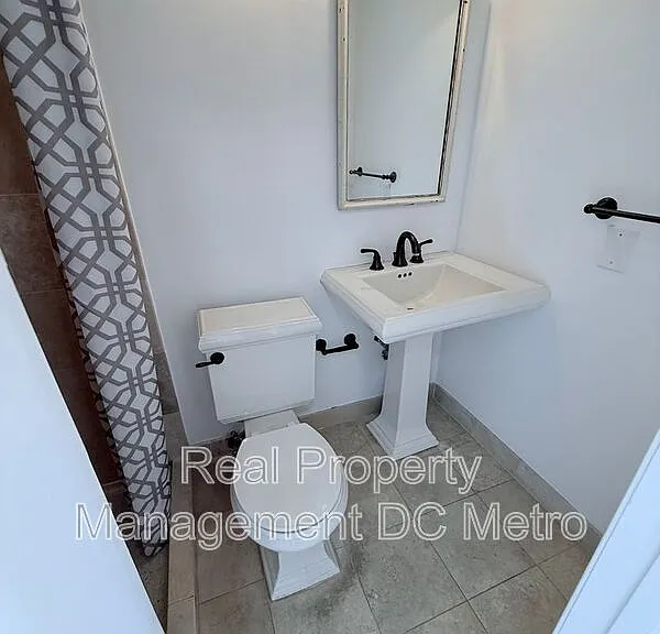 1316 New Hampshire Ave NW #702 — Photo 9