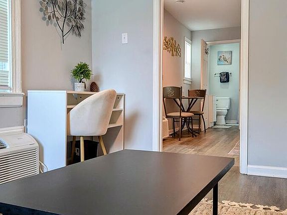 4th image of 1719 Blair St APT 1