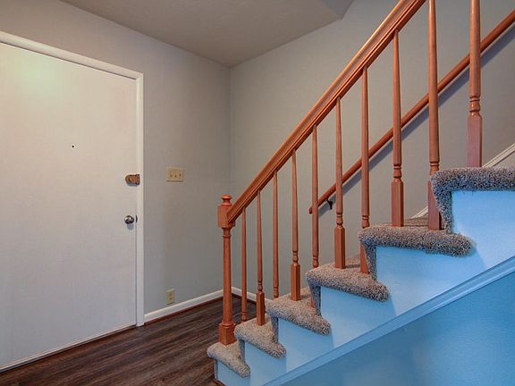 3rd image of 6029 Village Ln