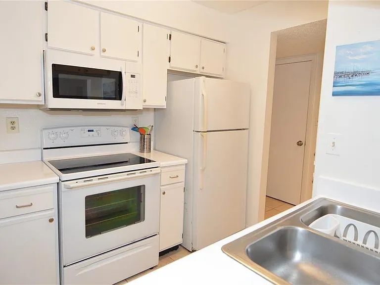 8625 Mallard Reserve Dr #101 — Photo 4