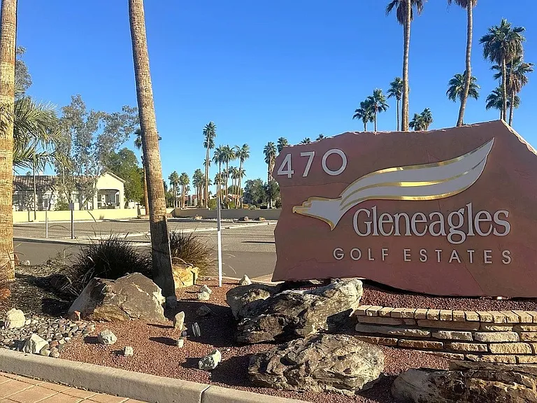 1034 Gleneagles Dr — Photo 1
