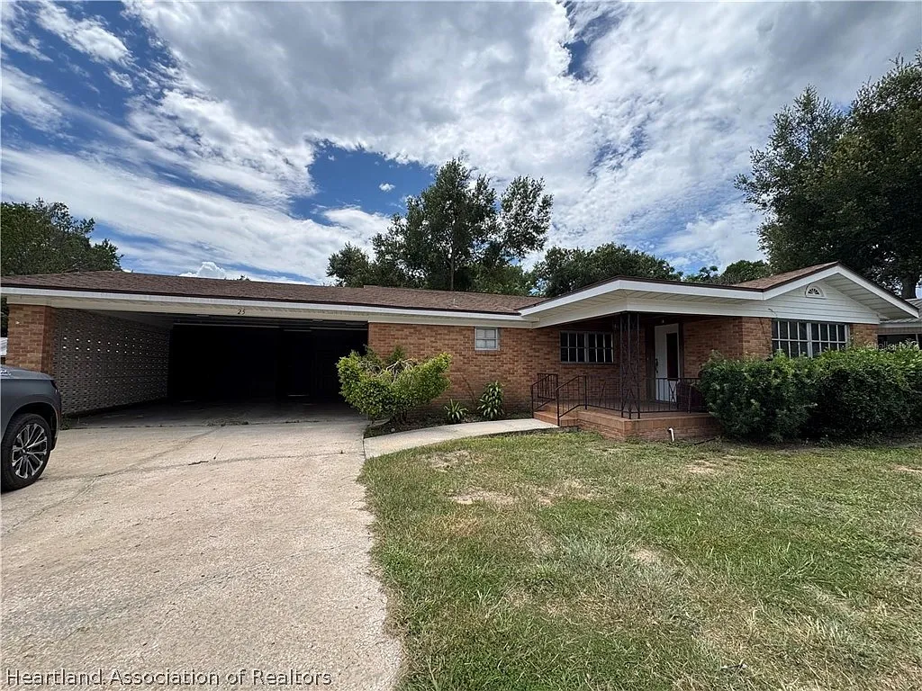 3 bed, 2.5 bath, 1868 sqft, $1,800 — Photo 2