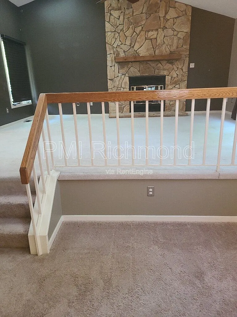 3 bed, 2.0 bath, 1916 sqft, $2,600 — Photo 4
