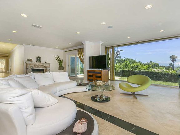 5th image of 5035 San Aquario Dr
