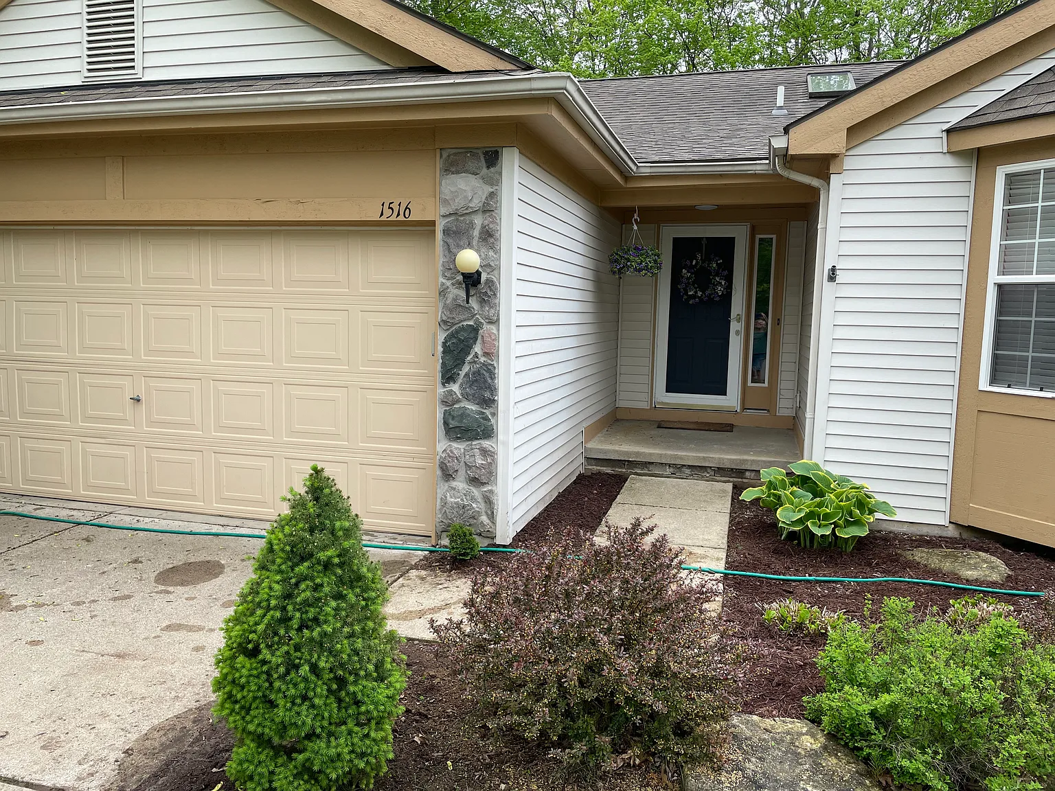 4 bed, 2474 sqft, $2,500 — Photo 4
