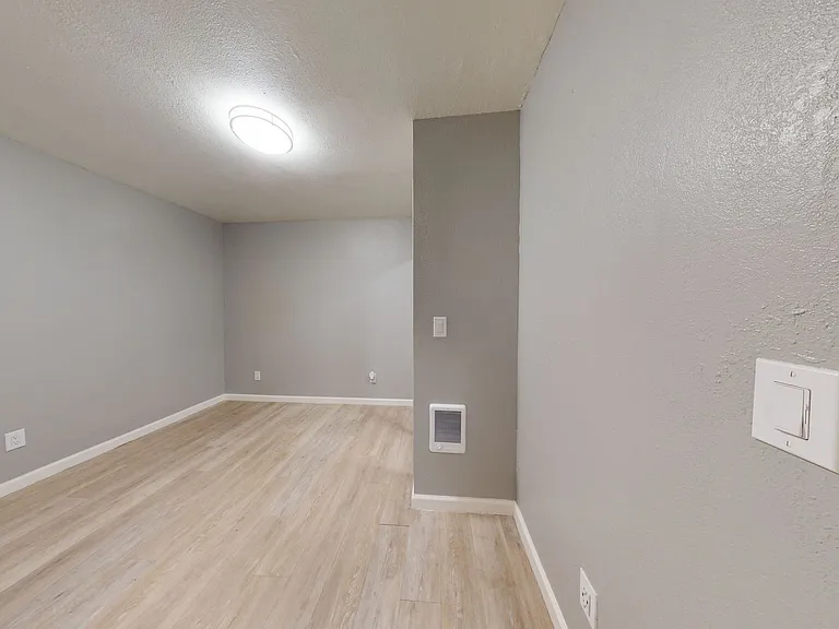 351 Lester Ave — Photo 28