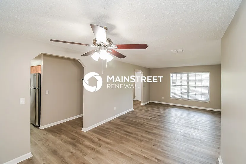1523 Lavilla Dr N — Photo 4