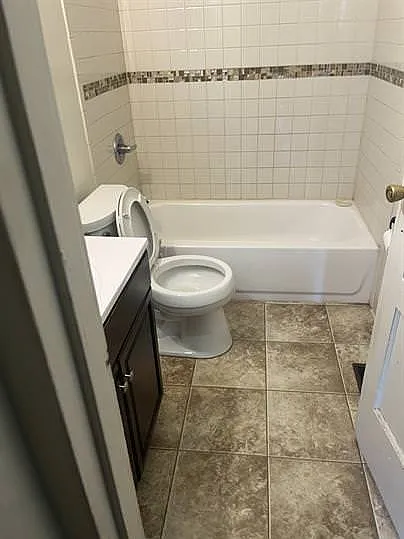 2231 Delavan Dr — Photo 4