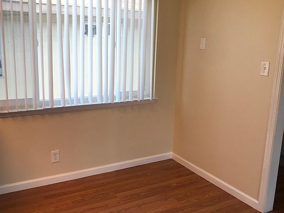 5th image of 680 Oakside Ave APT 4