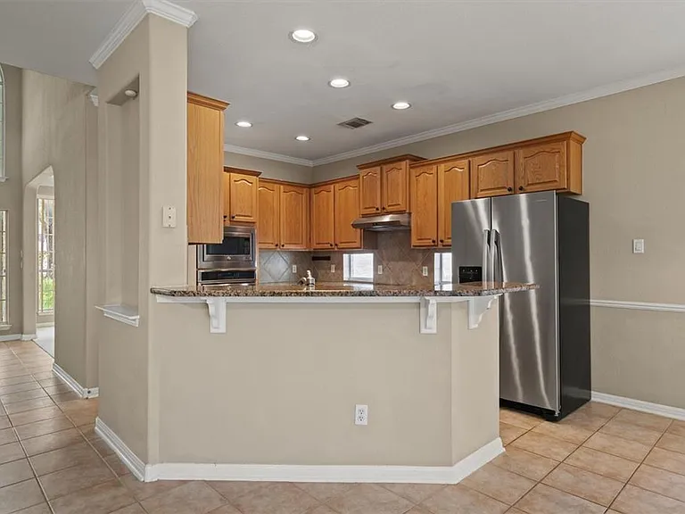 9013 Sautelle Ln — Photo 12