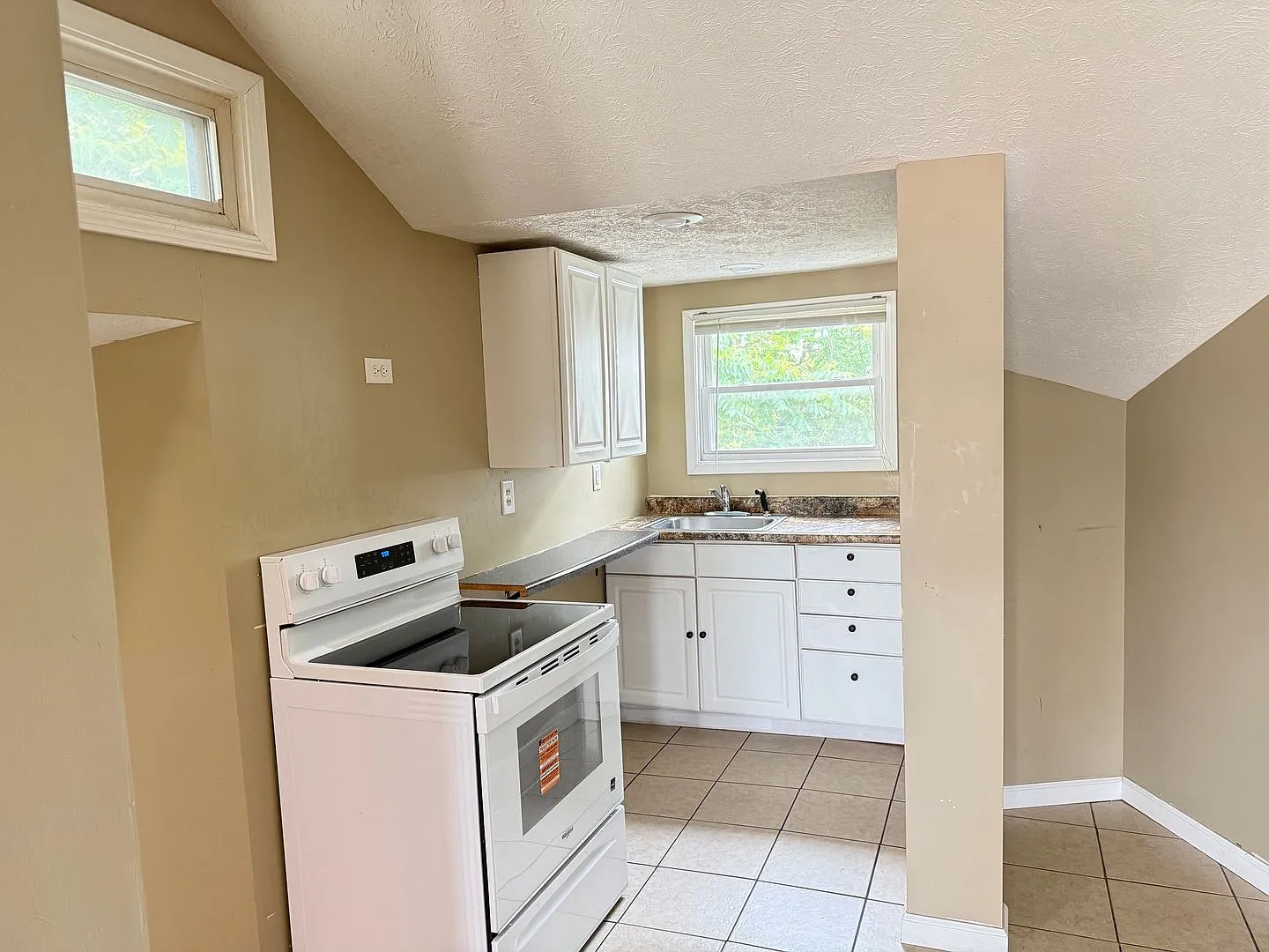 510 W Washington St — Photo 2