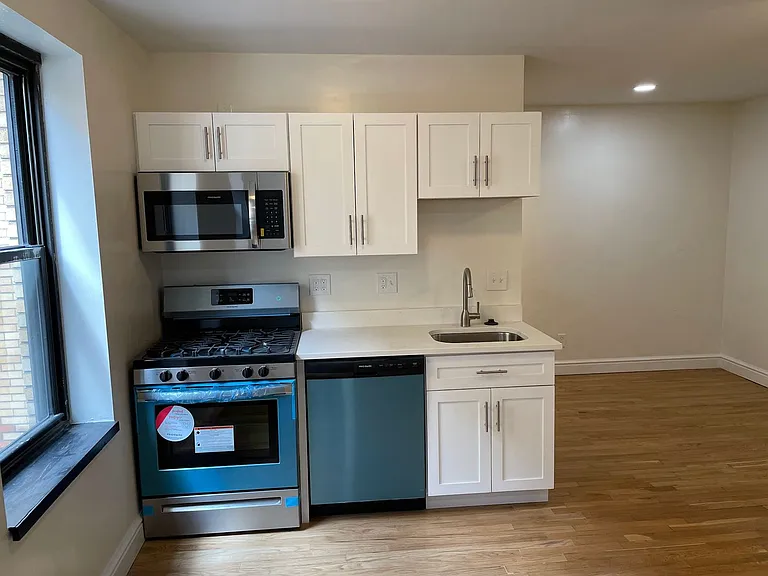 255 Shady Avenue — Photo 11
