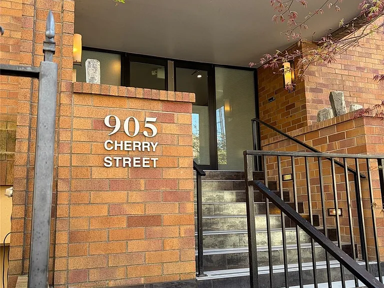905 Cherry St #306 — Photo 2
