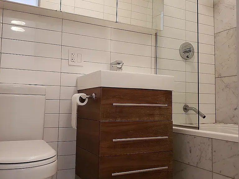 200 E 30th St #6-H — Photo 5