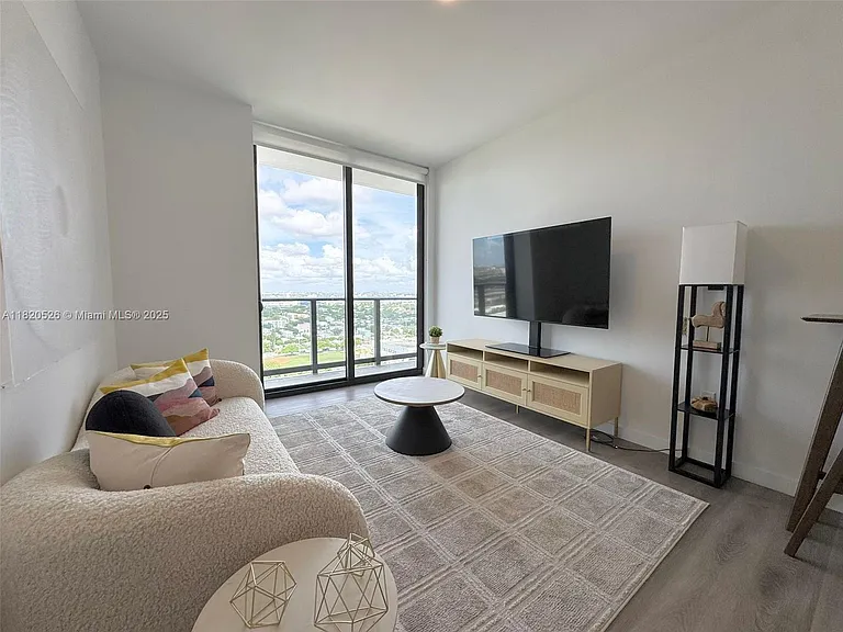 1642 NE 1st Ave #2303 — Photo 13