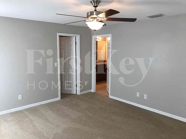 2321 NW 9th Ave — Photo 14