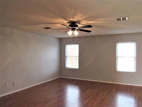 3rd image of 1510 Starpoint Ln