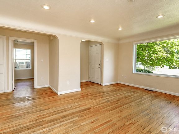 2nd image of 8416 Fawcett Avenue