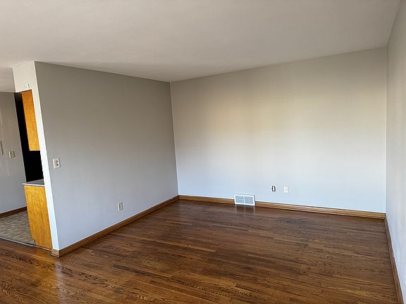 3rd image of 2432 Holmes St APT 2