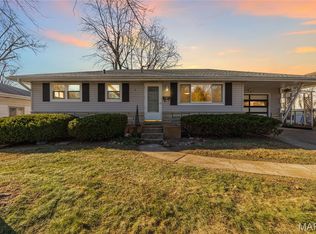 470 Hundley Dr, Florissant, MO 63031