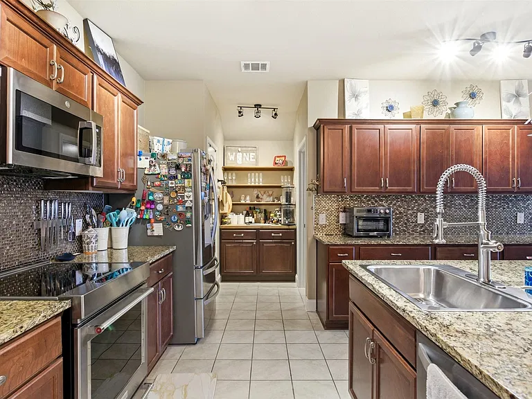 1036 Decker Dr — Photo 13