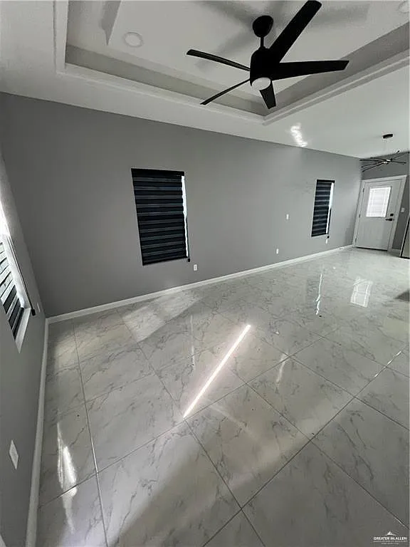 Building Photo - 1421 Iris Ave #4