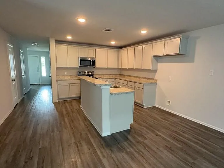505 Hines Ave #B — Photo 3
