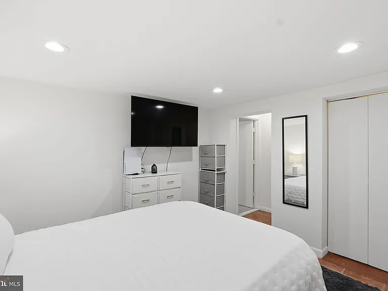 708 I St SE #B — Photo 17