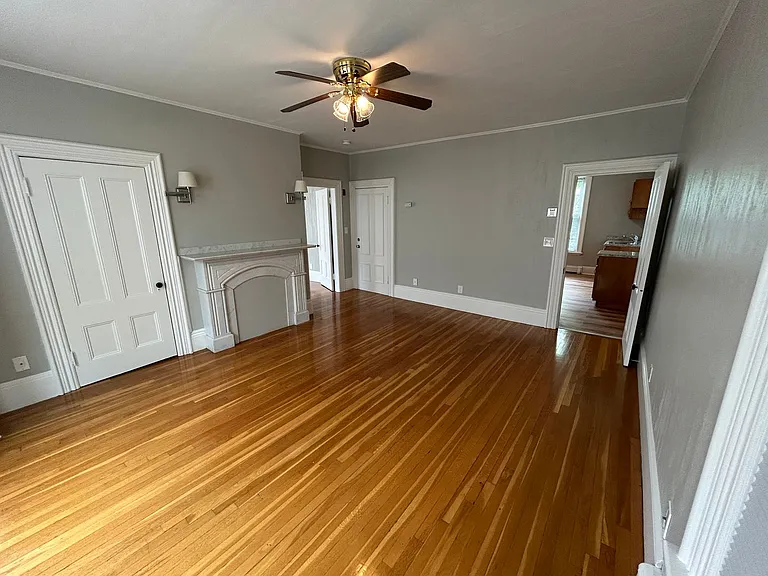 37 Railroad Ave — Photo 7