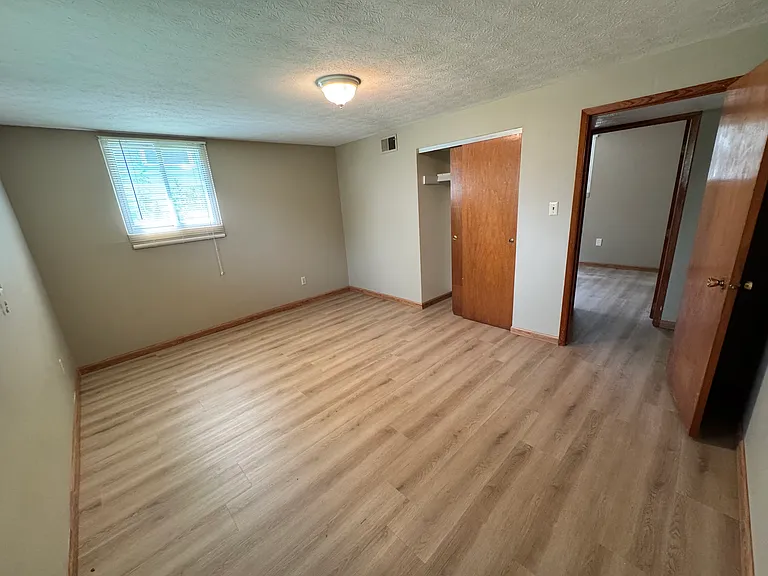 1394 Seaton Ct — Photo 9
