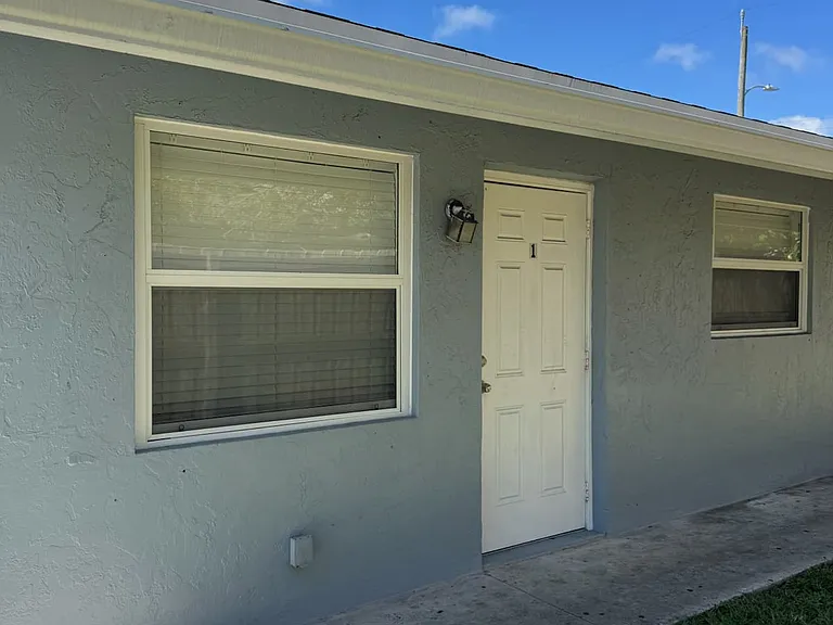 517 S F St — Photo 3