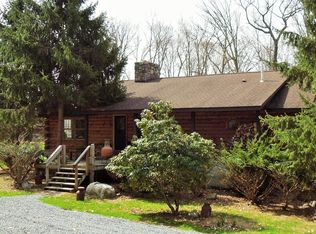 52 Mountain Lake Rd, Belvidere, NJ 07823