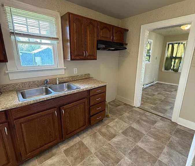 2864 Forest Manor Ave — Photo 6